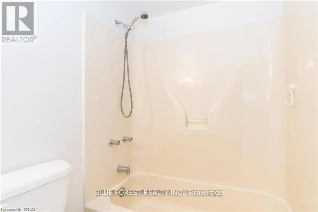 108 - 9 JACKSWAY CRESCENT, #108