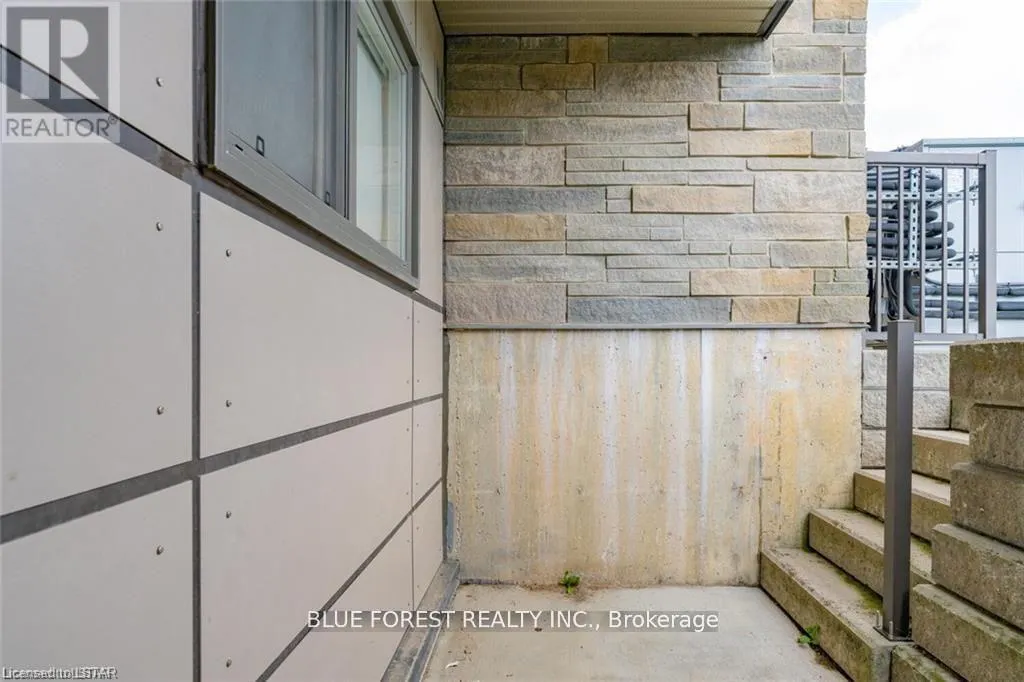 108 - 9 JACKSWAY CRESCENT, #108