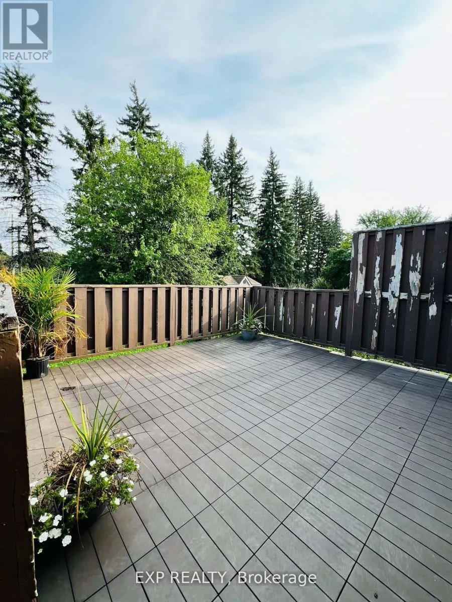 213 NORTHLAKE DRIVE
