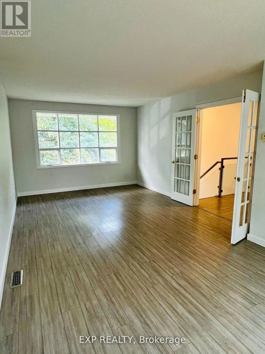 213 NORTHLAKE DRIVE