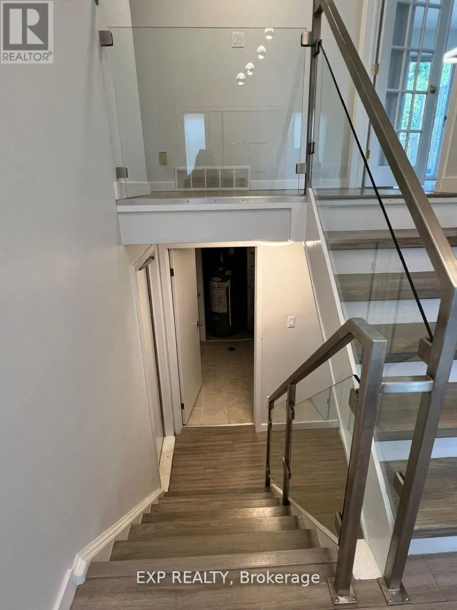 213 NORTHLAKE DRIVE