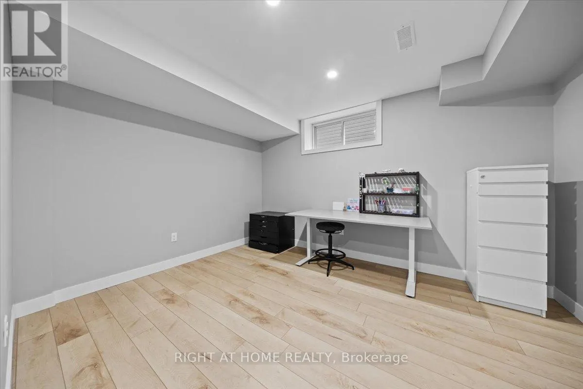 319 OXER PLACE
