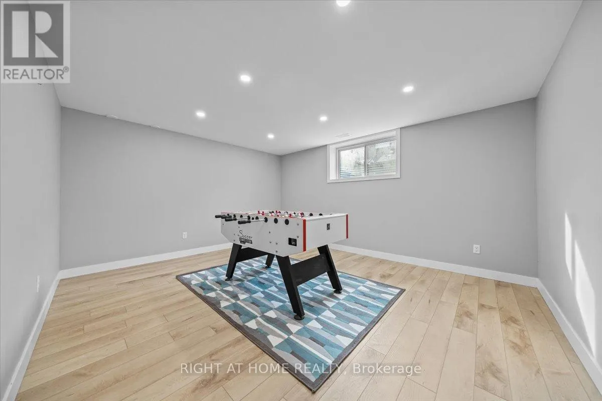 319 OXER PLACE