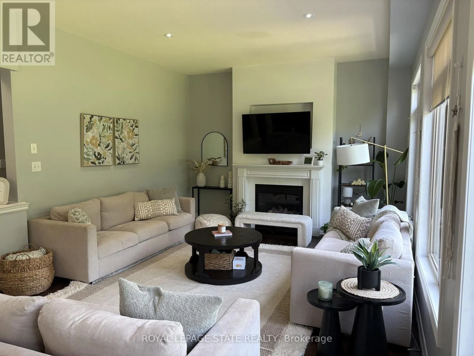 104 DIIORIO CIRCLE
