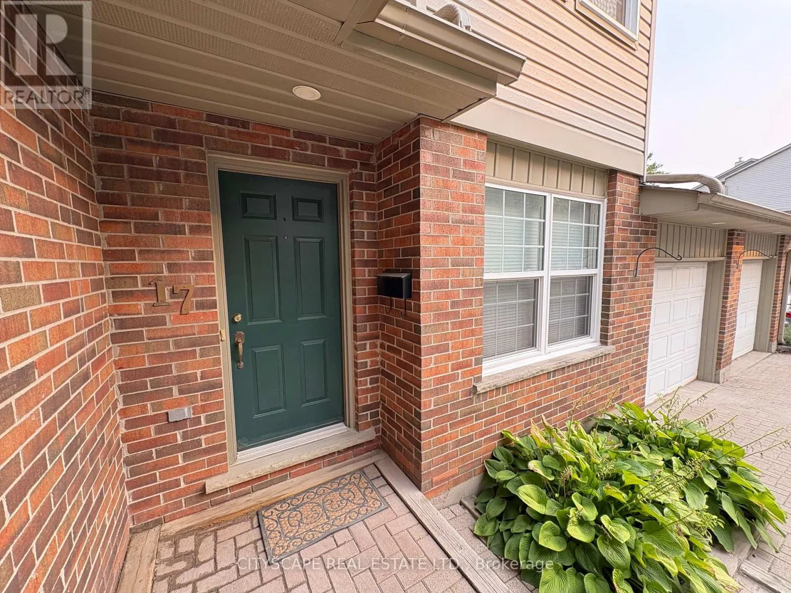 17 - 250 KEATS WAY