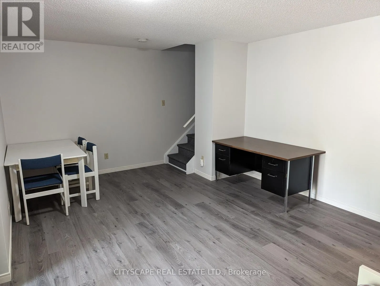 17 - 250 KEATS WAY
