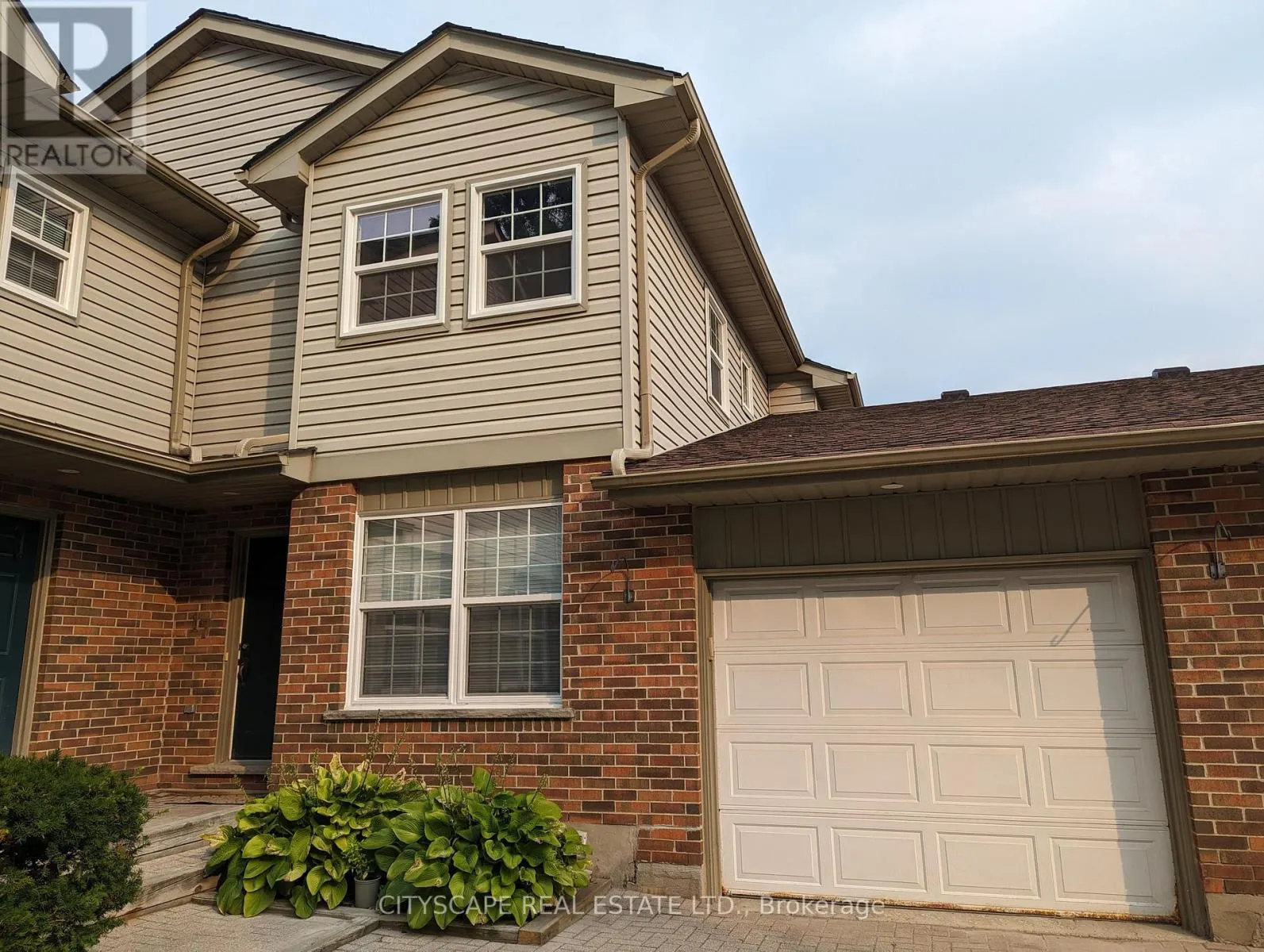 17 - 250 KEATS WAY