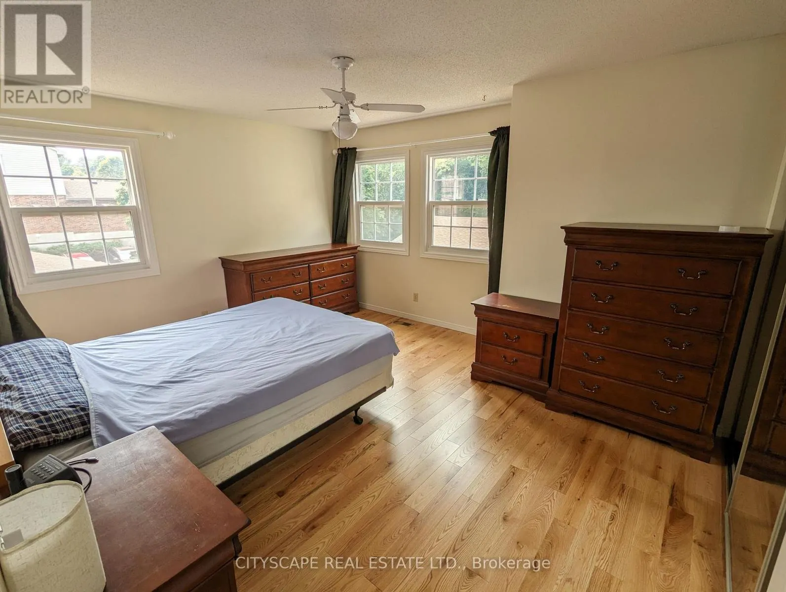 17 - 250 KEATS WAY