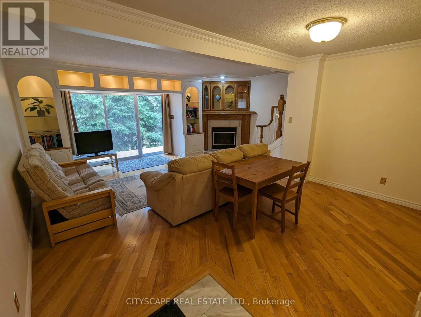 17 - 250 KEATS WAY