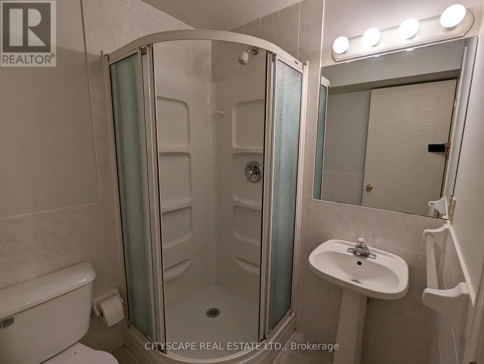 17 - 250 KEATS WAY