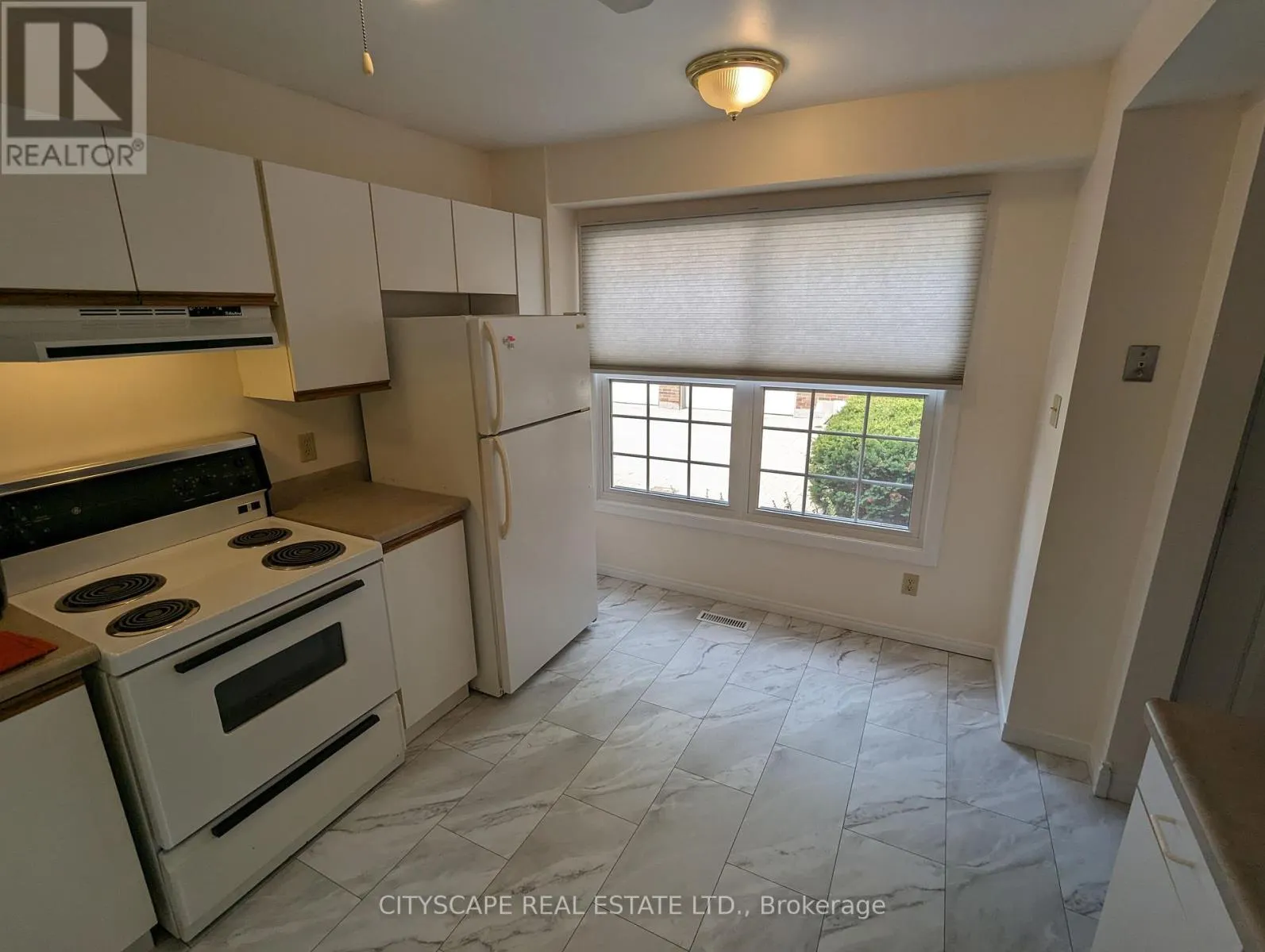 17 - 250 KEATS WAY