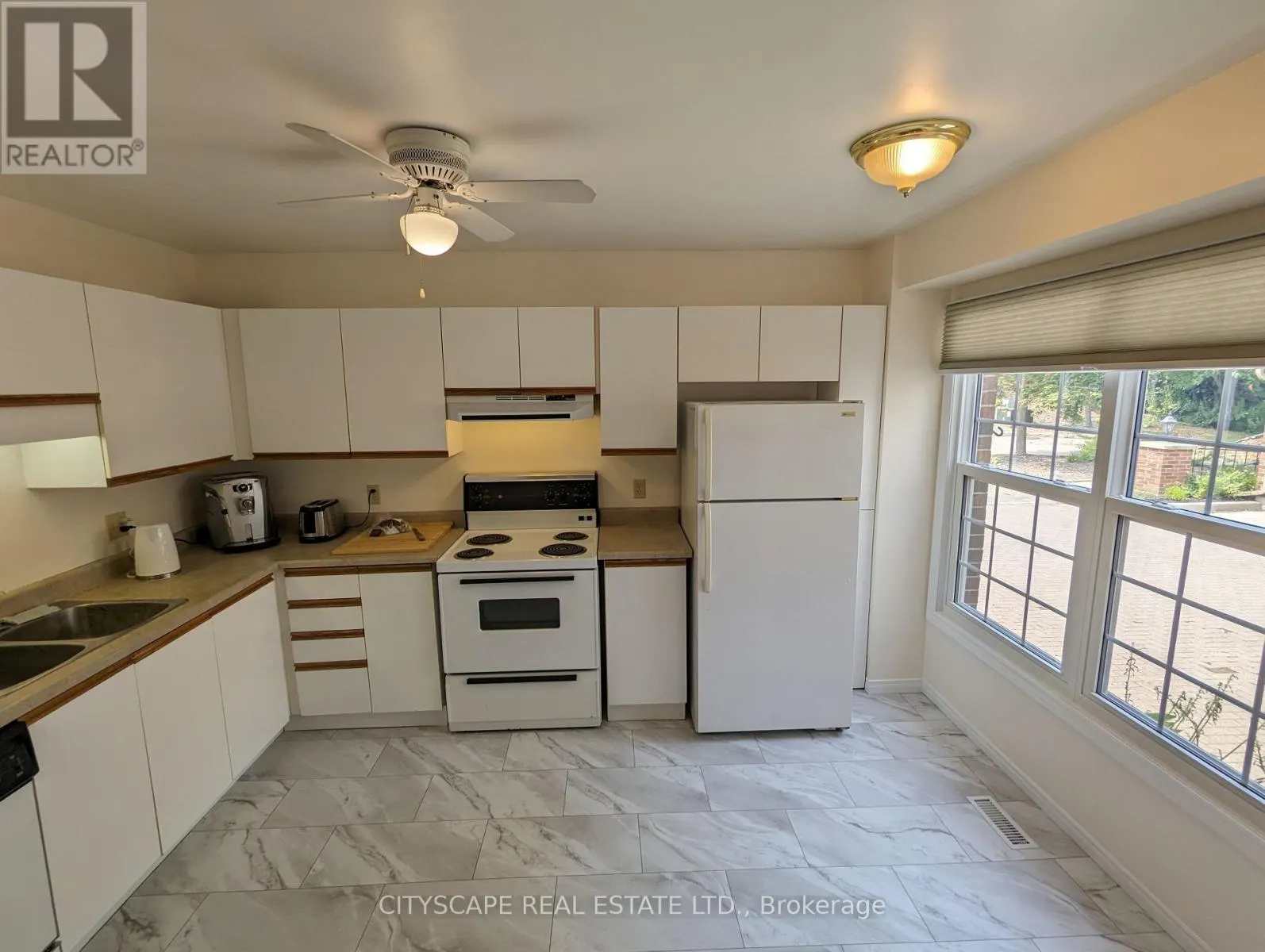 17 - 250 KEATS WAY