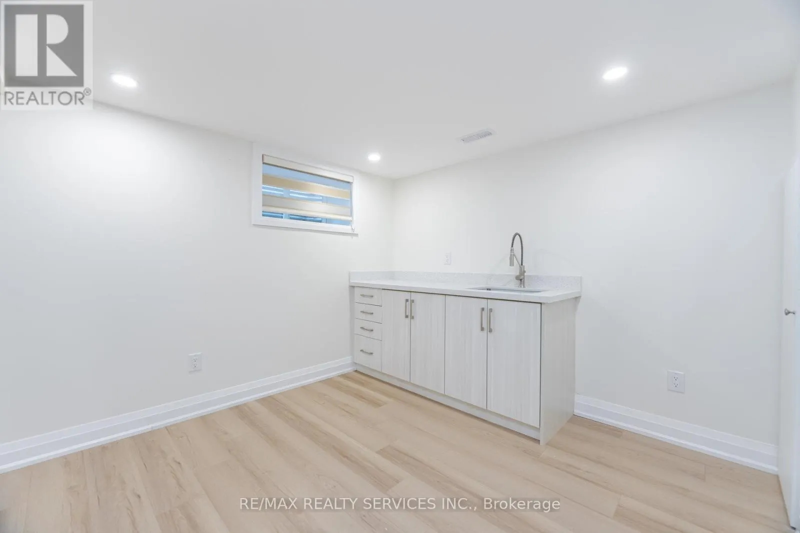 8772 WELLINGTON 124 ROAD W