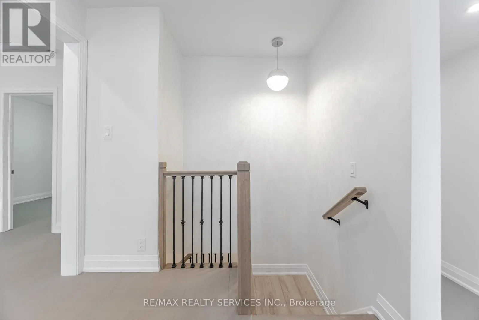 8772 WELLINGTON 124 ROAD W