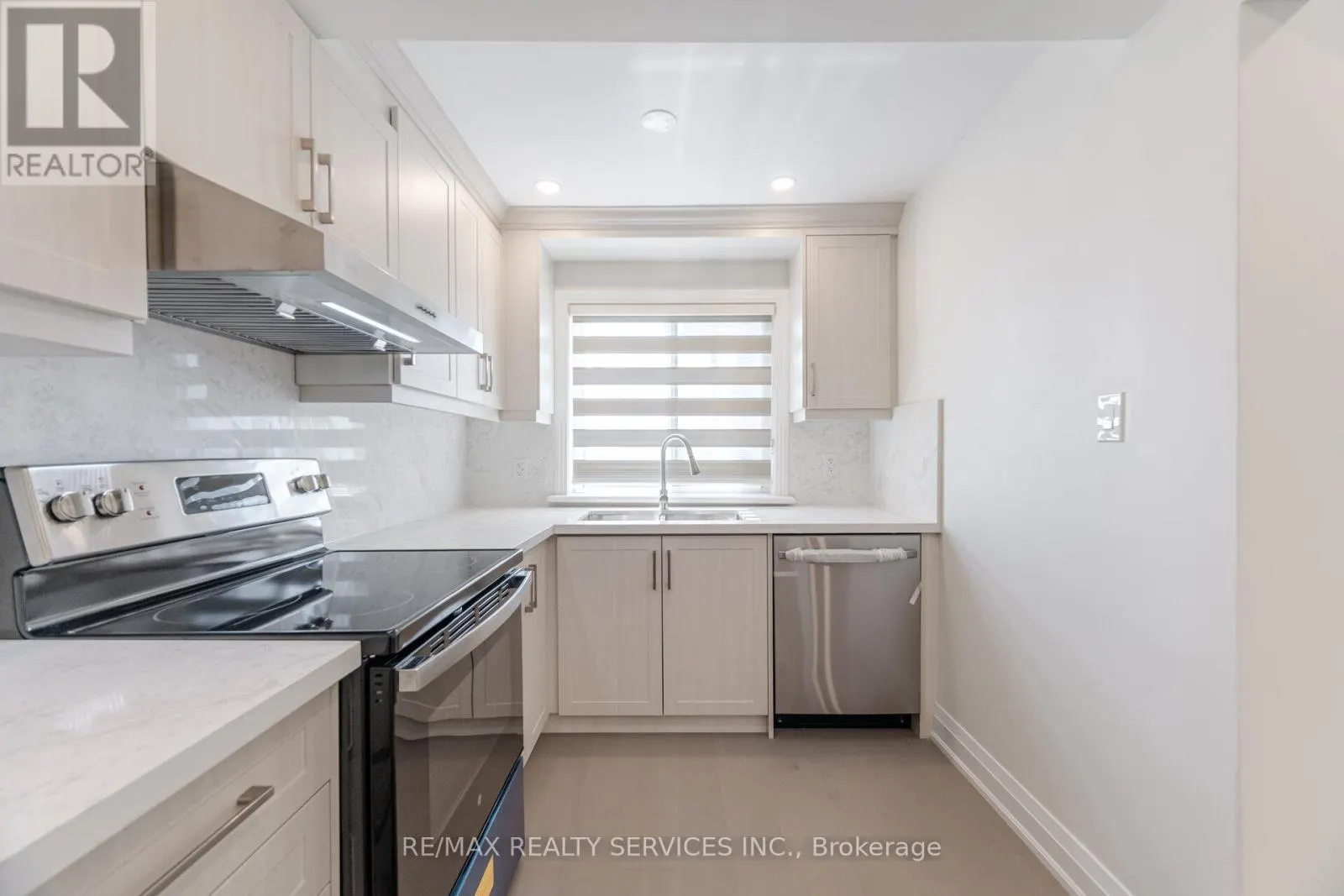 8772 WELLINGTON 124 ROAD W
