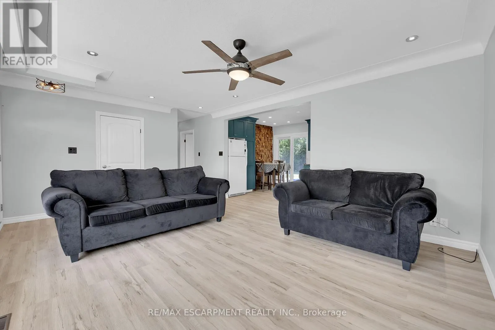 46 ORIOLE CRESCENT