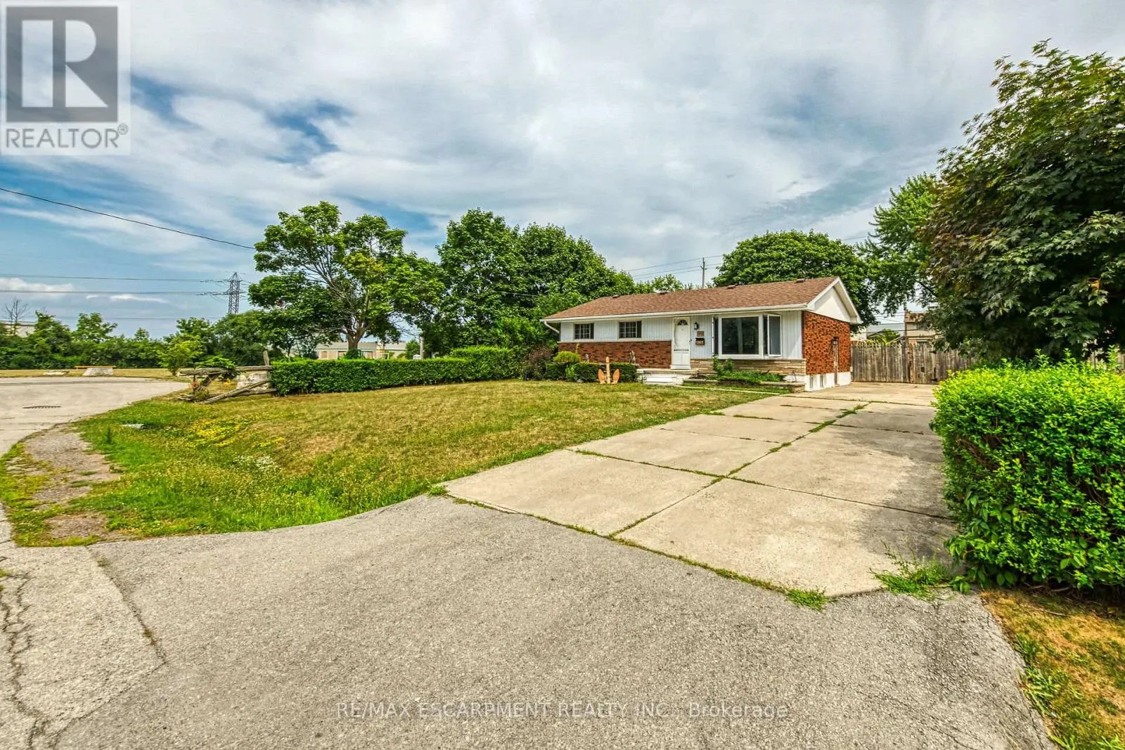 46 ORIOLE CRESCENT