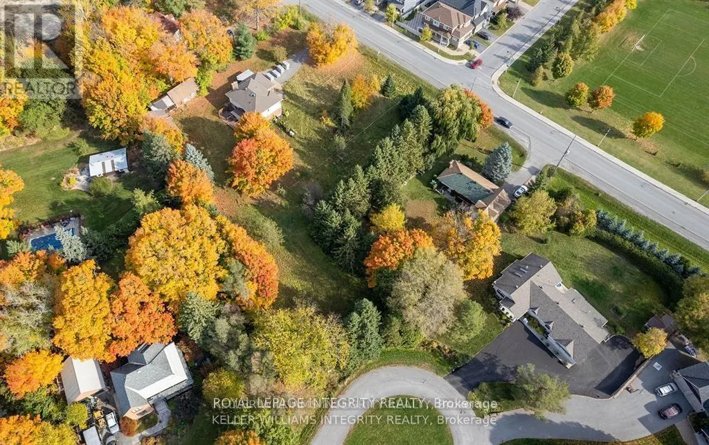 2 - 3440 WOODROFFE AVENUE