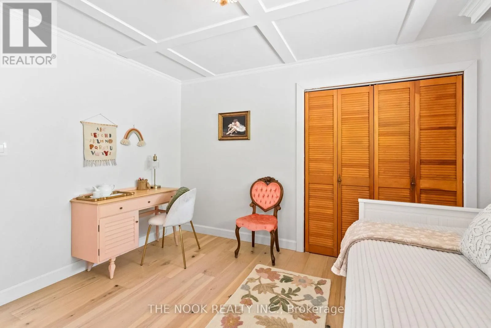 41 HILLVIEW ROAD