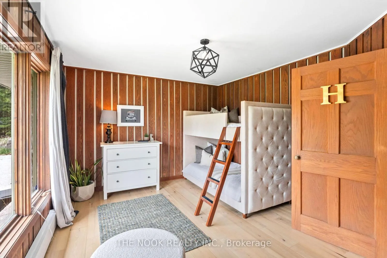 41 HILLVIEW ROAD