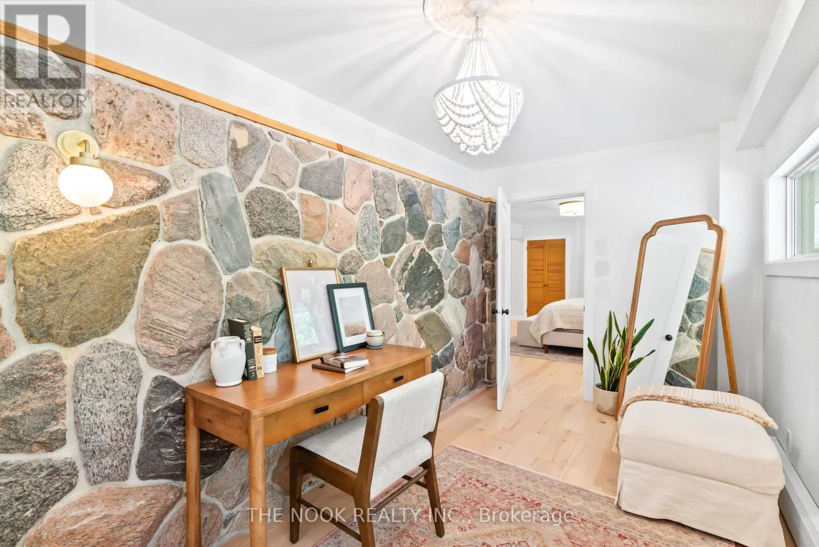 41 HILLVIEW ROAD