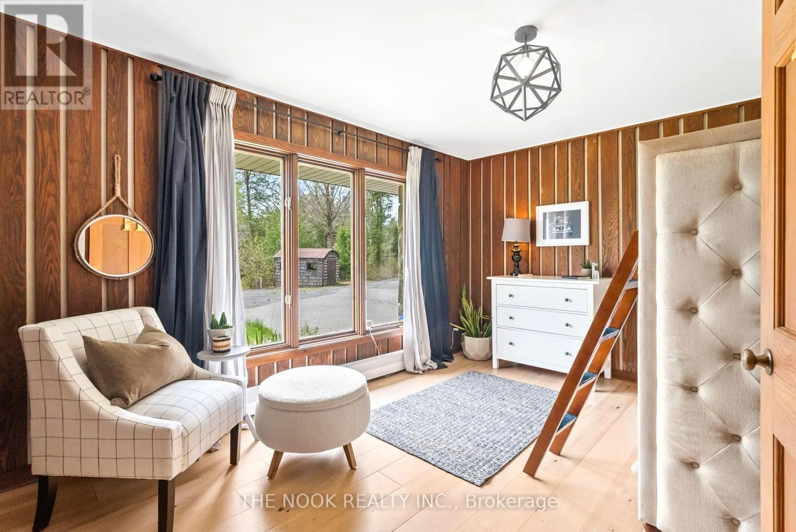 41 HILLVIEW ROAD