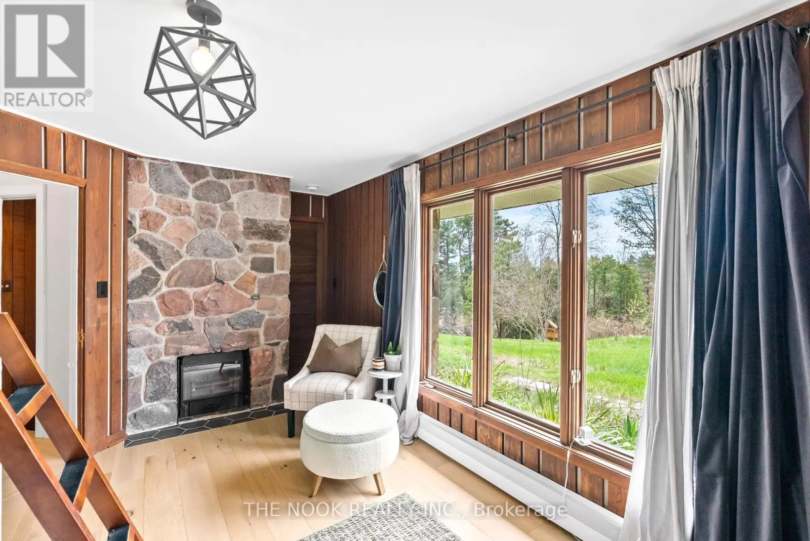 41 HILLVIEW ROAD