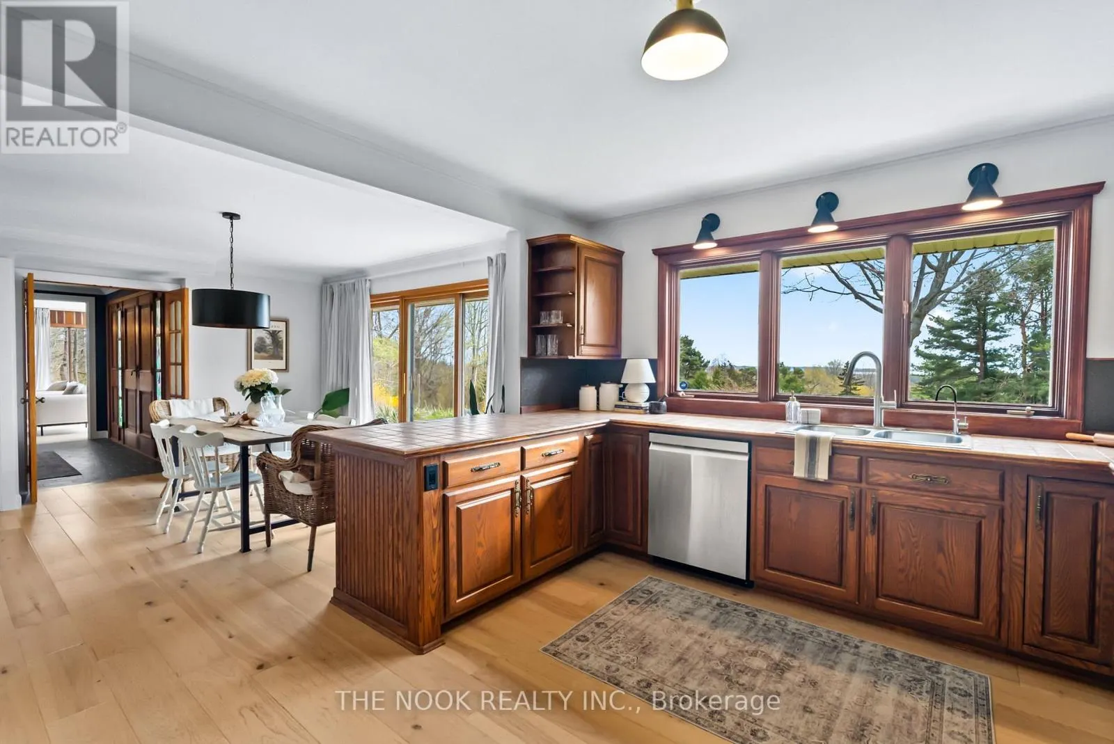 41 HILLVIEW ROAD