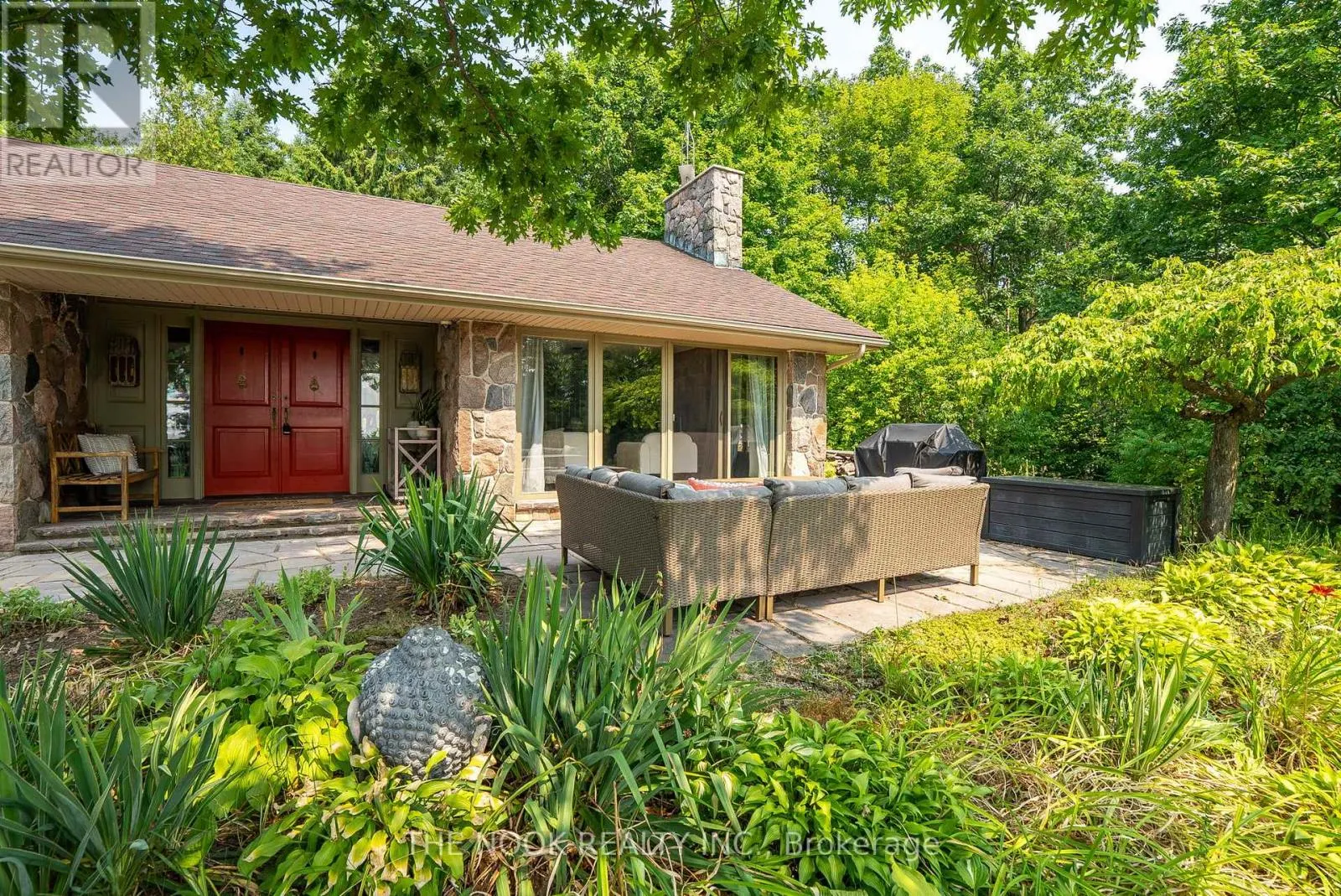 41 HILLVIEW ROAD