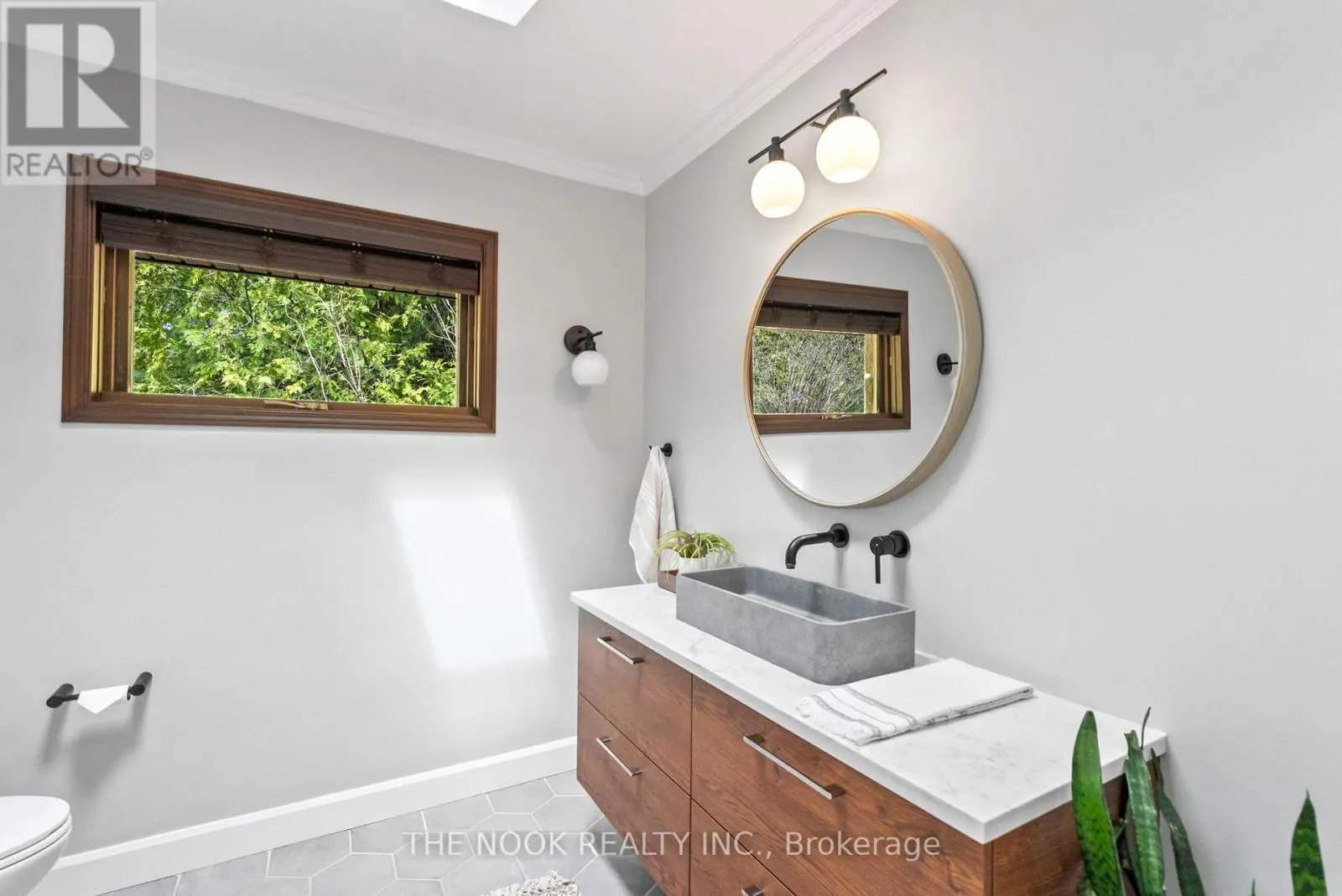 41 HILLVIEW ROAD