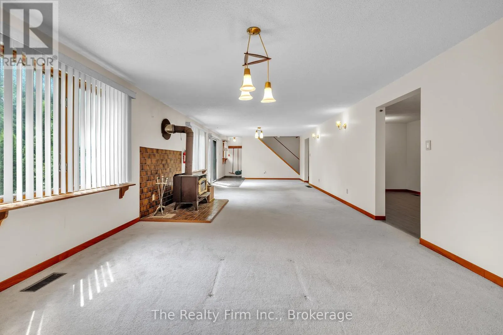 319 ROBINSON STREET