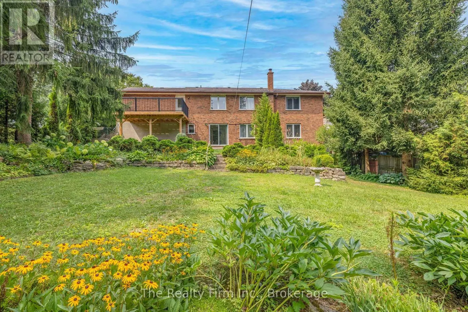 319 ROBINSON STREET