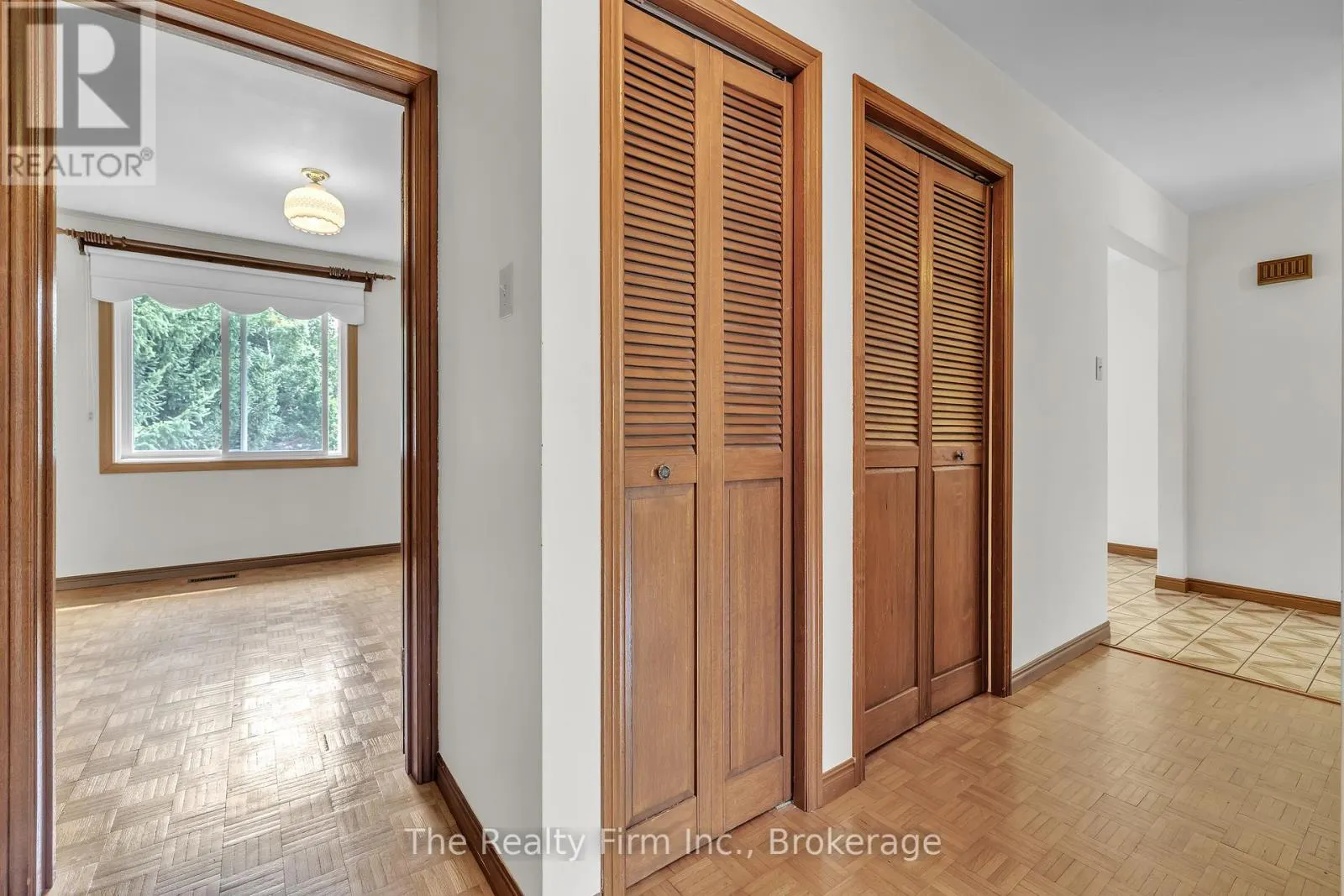 319 ROBINSON STREET