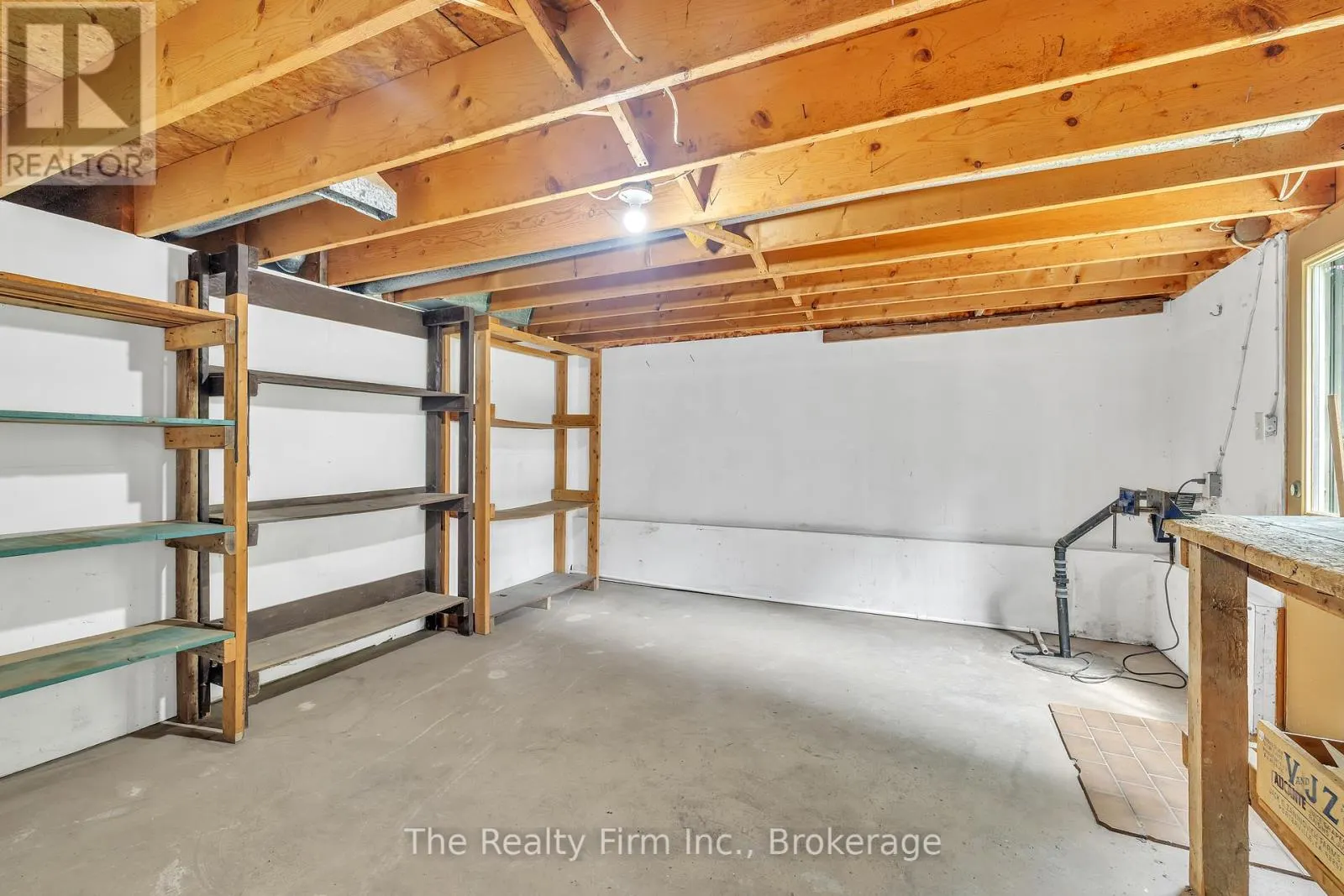 319 ROBINSON STREET