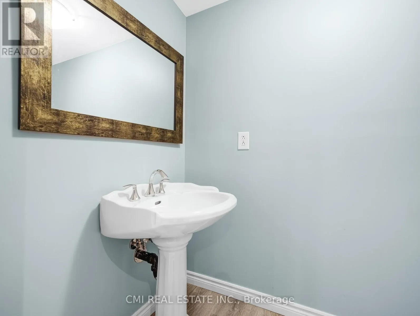 33 - 169 BISMARK DRIVE