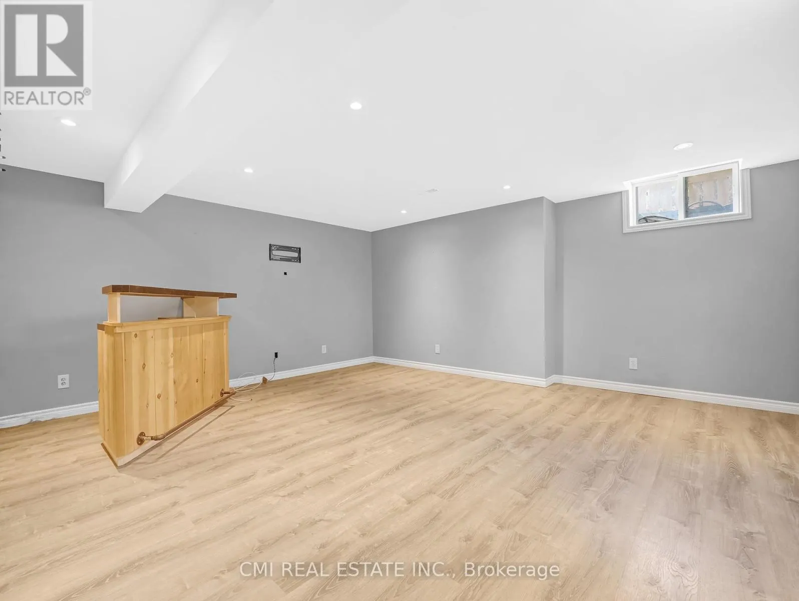 33 - 169 BISMARK DRIVE