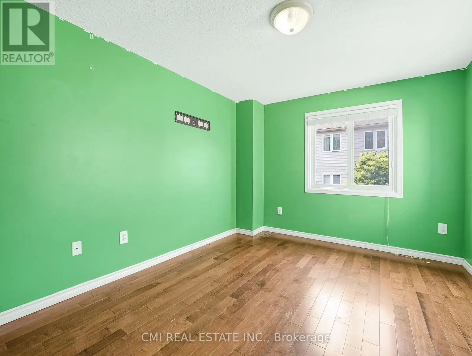 33 - 169 BISMARK DRIVE