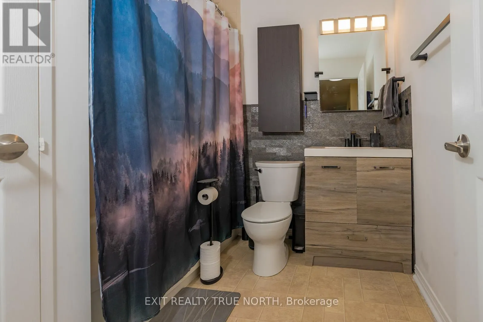 204 - 850 6TH STREET E