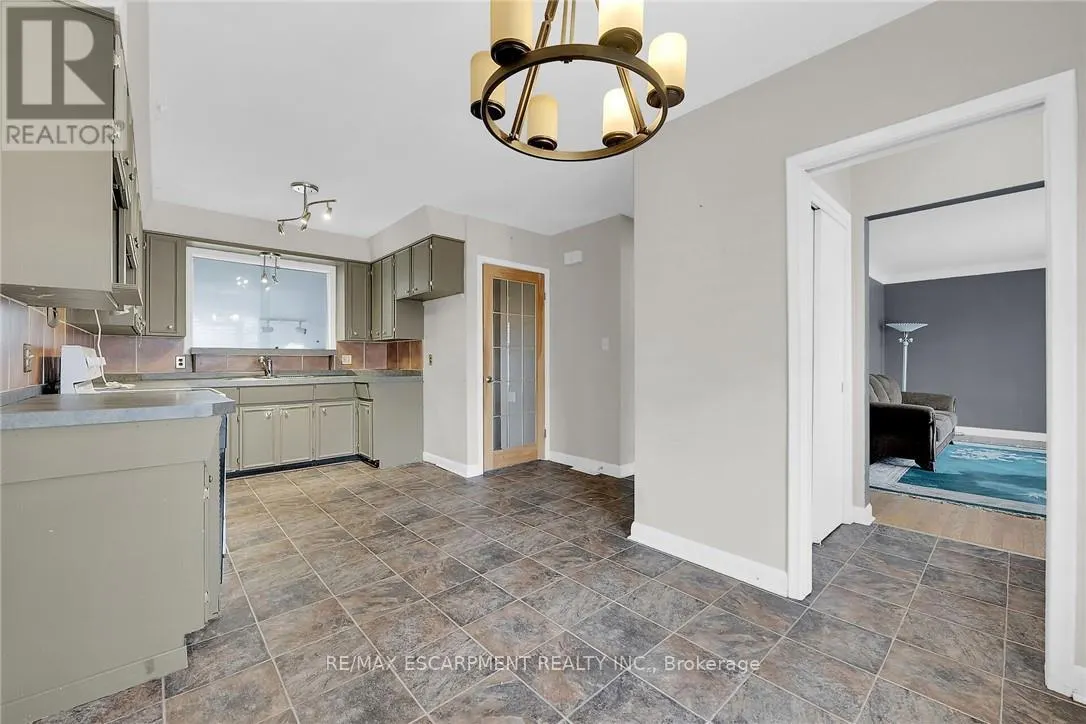 9 GAVIN DRIVE