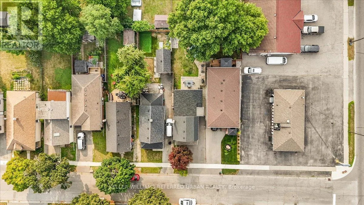 5 HILL AVENUE