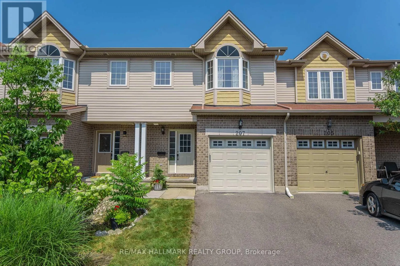 207 CITYVIEW CRESCENT