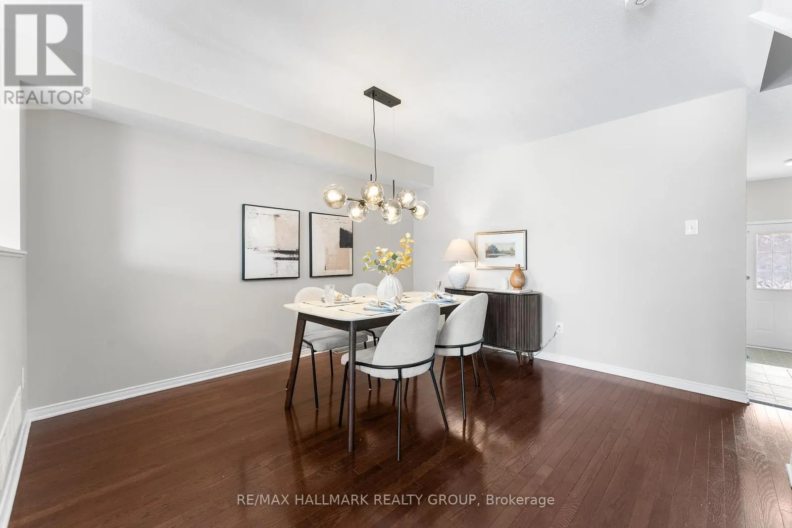 207 CITYVIEW CRESCENT
