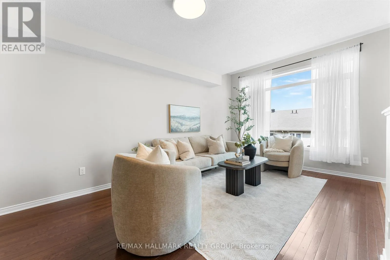 207 CITYVIEW CRESCENT