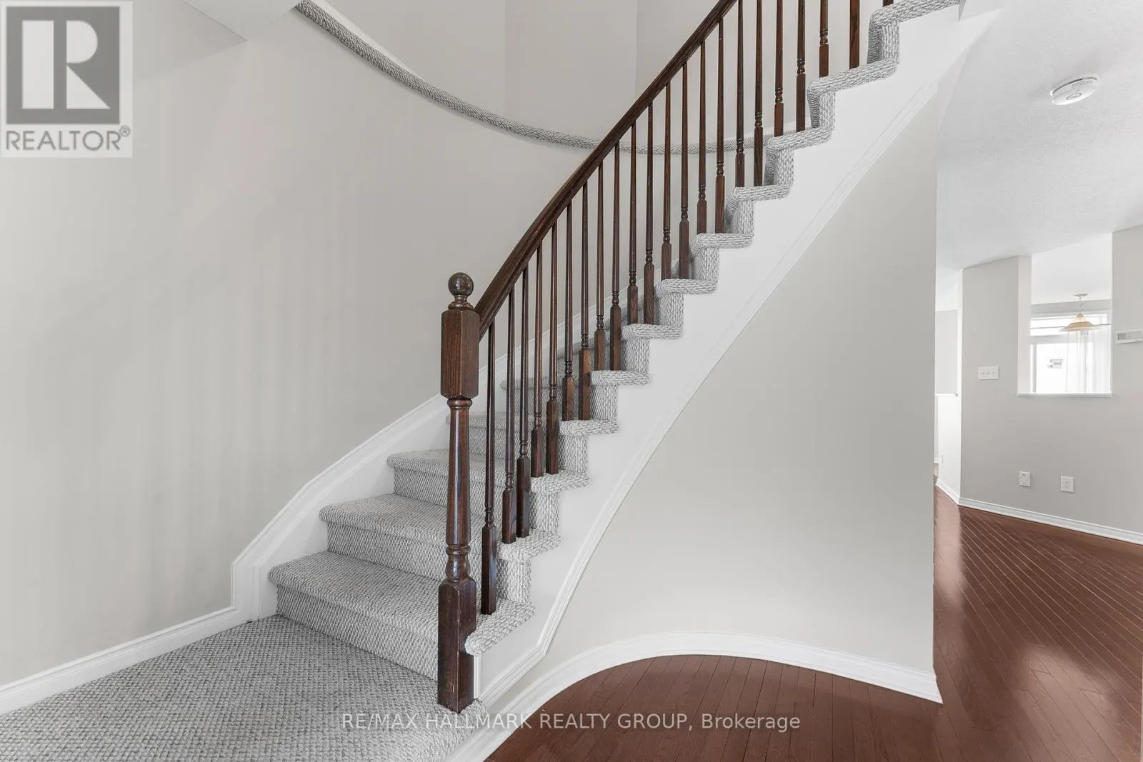 207 CITYVIEW CRESCENT