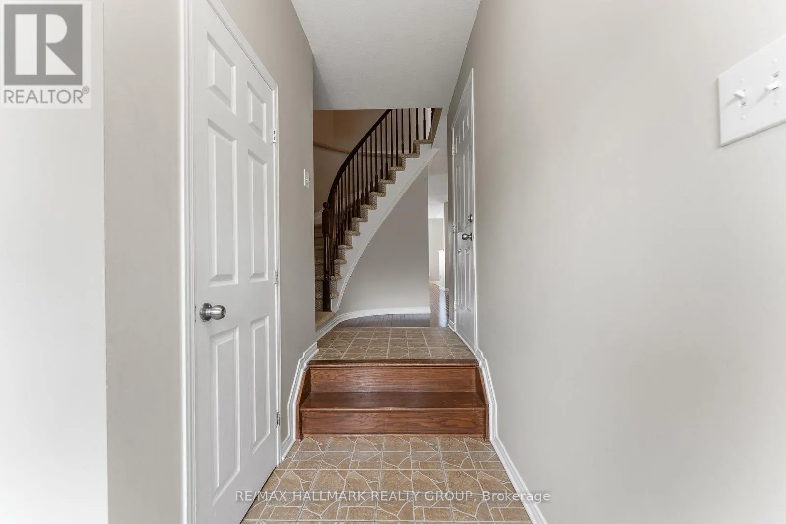 207 CITYVIEW CRESCENT