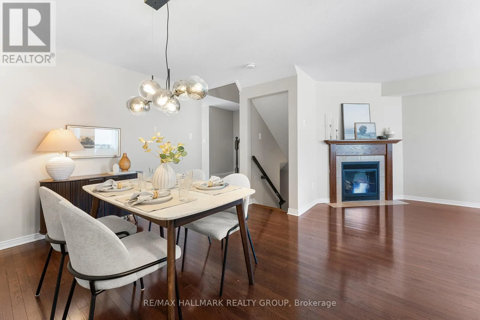 207 CITYVIEW CRESCENT