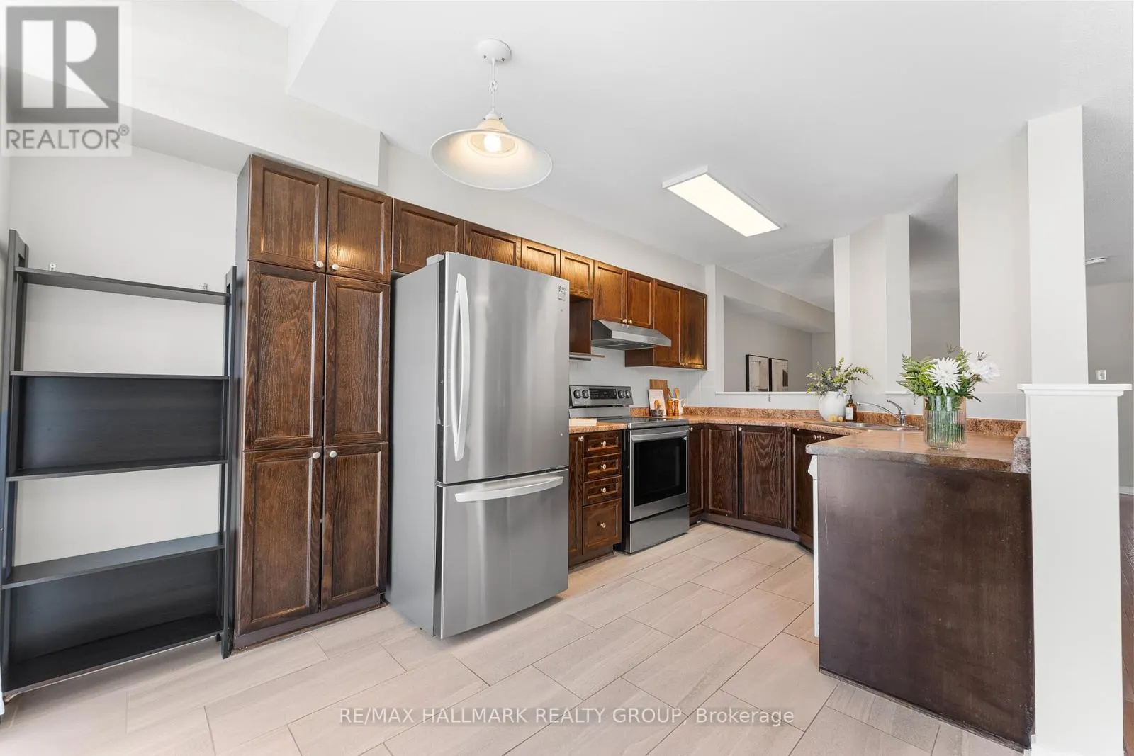 207 CITYVIEW CRESCENT