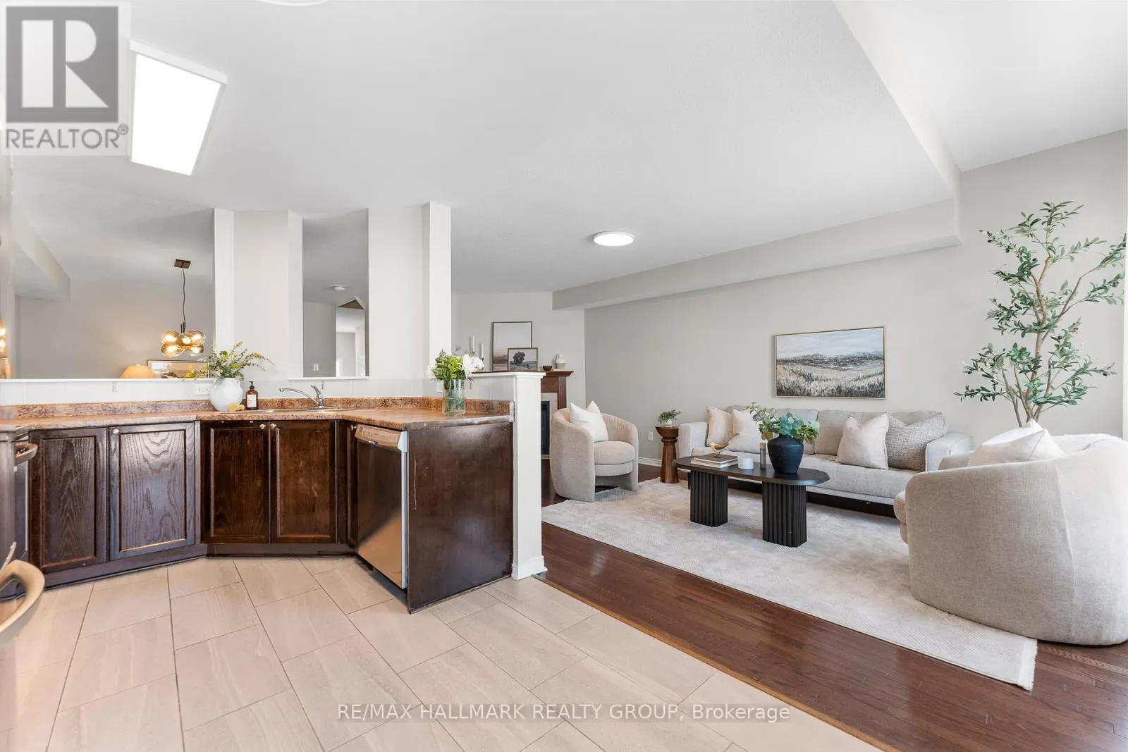 207 CITYVIEW CRESCENT
