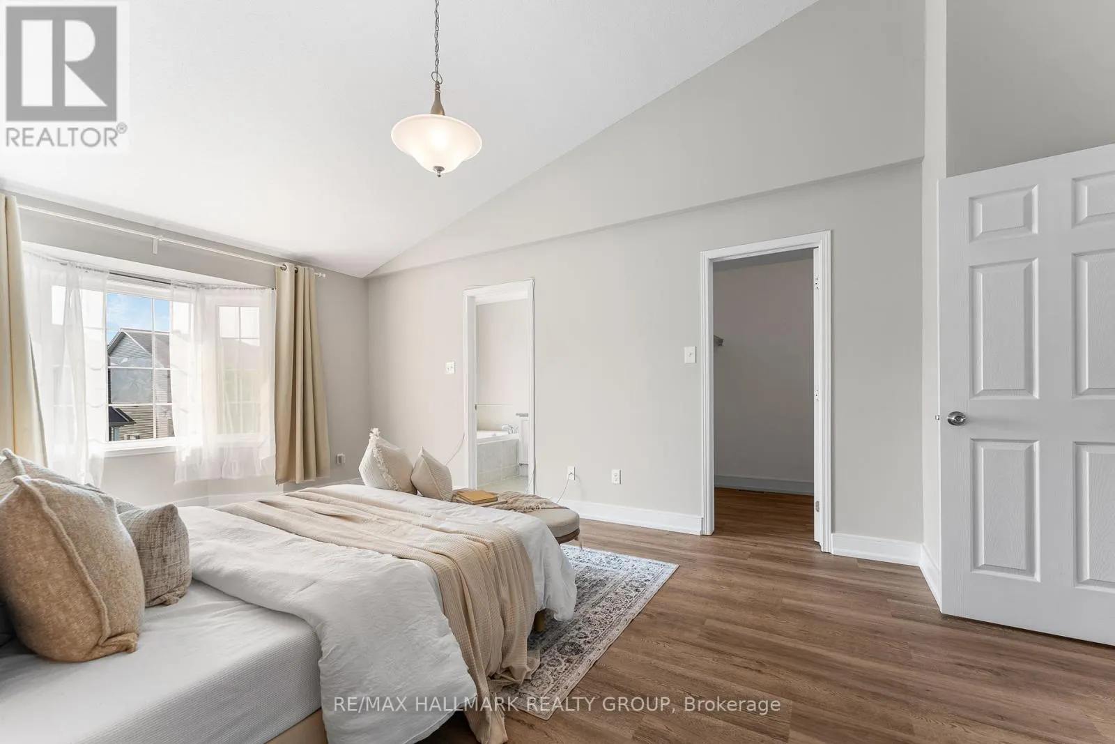 207 CITYVIEW CRESCENT