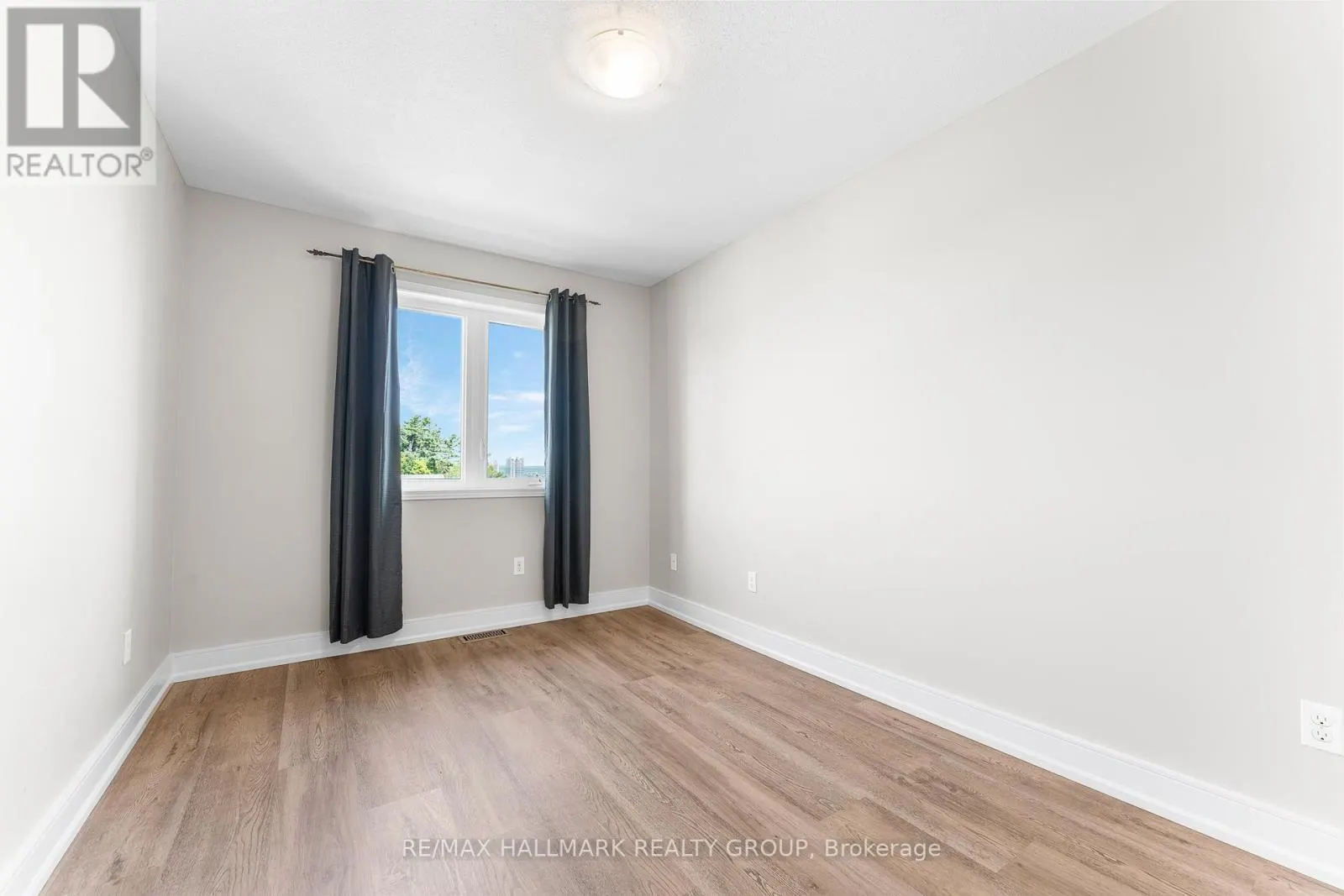 207 CITYVIEW CRESCENT